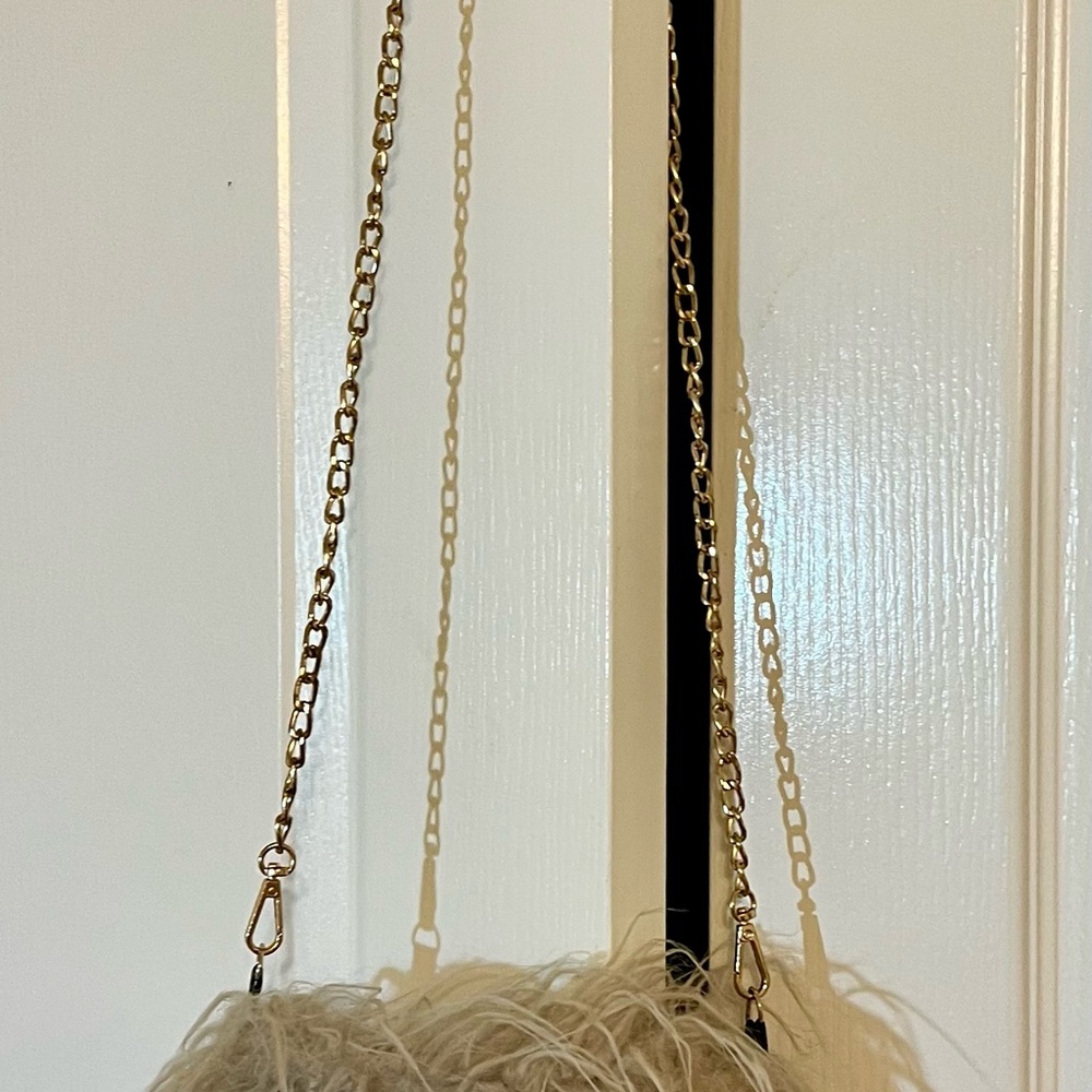 2 Chic Cream Fluffy Crossbody Bag - Picture 2 of 7